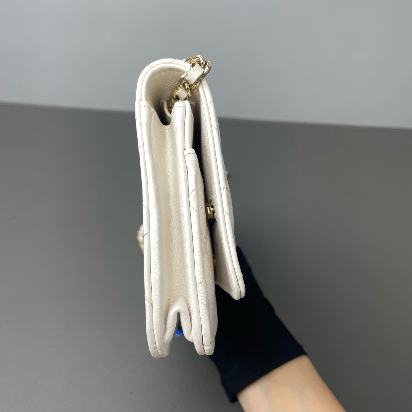 Chanel - Other - Leather - White - (mini)