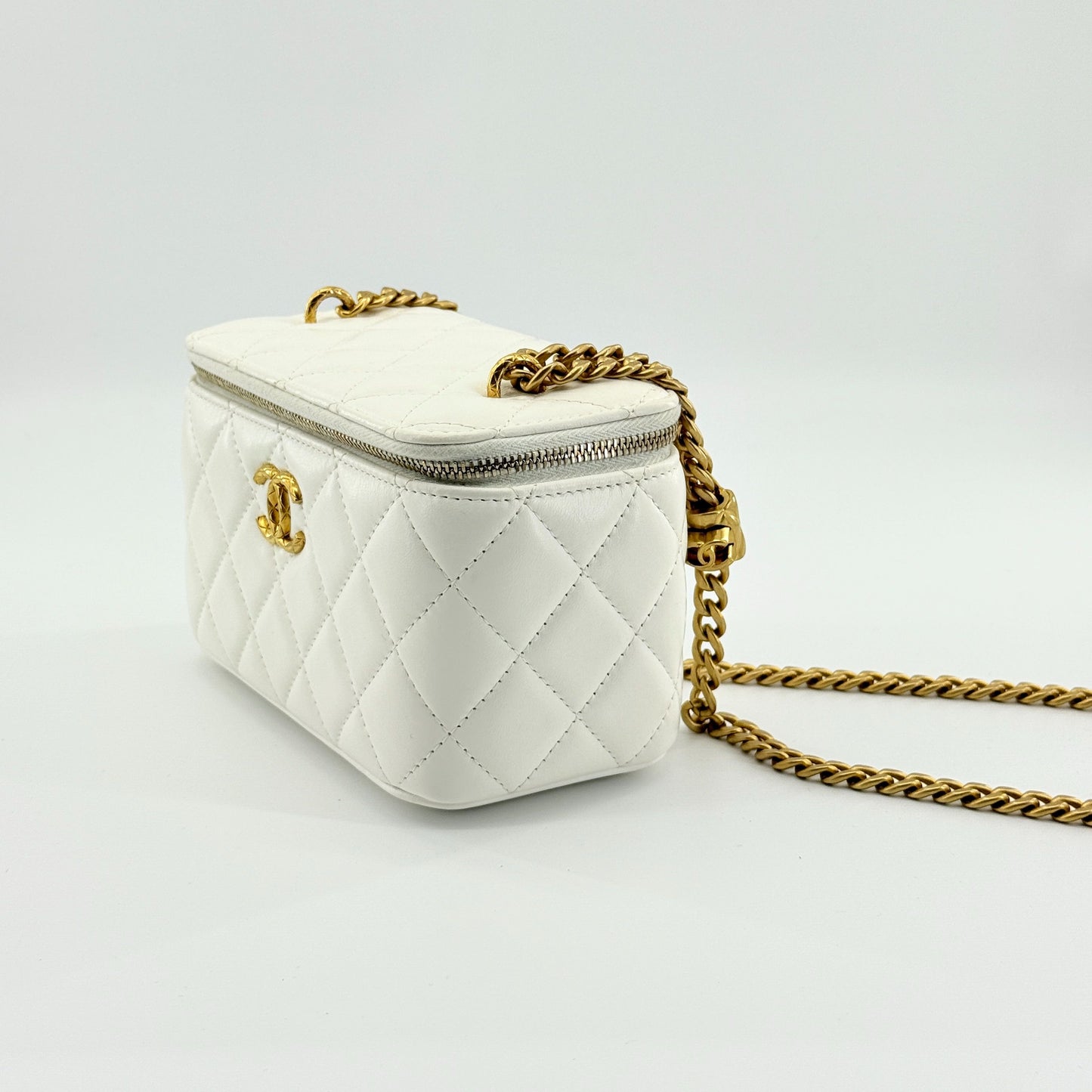 Chanel - Other - Leather - White - (mini)