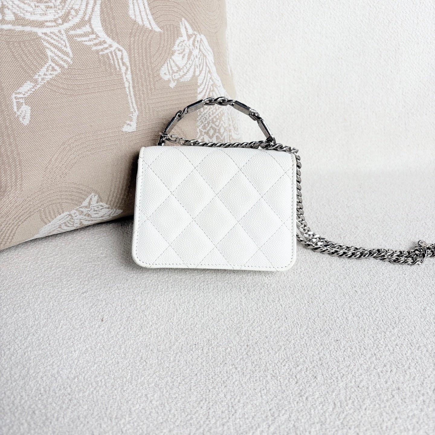 Chanel - Other - Leather - White - (mini)
