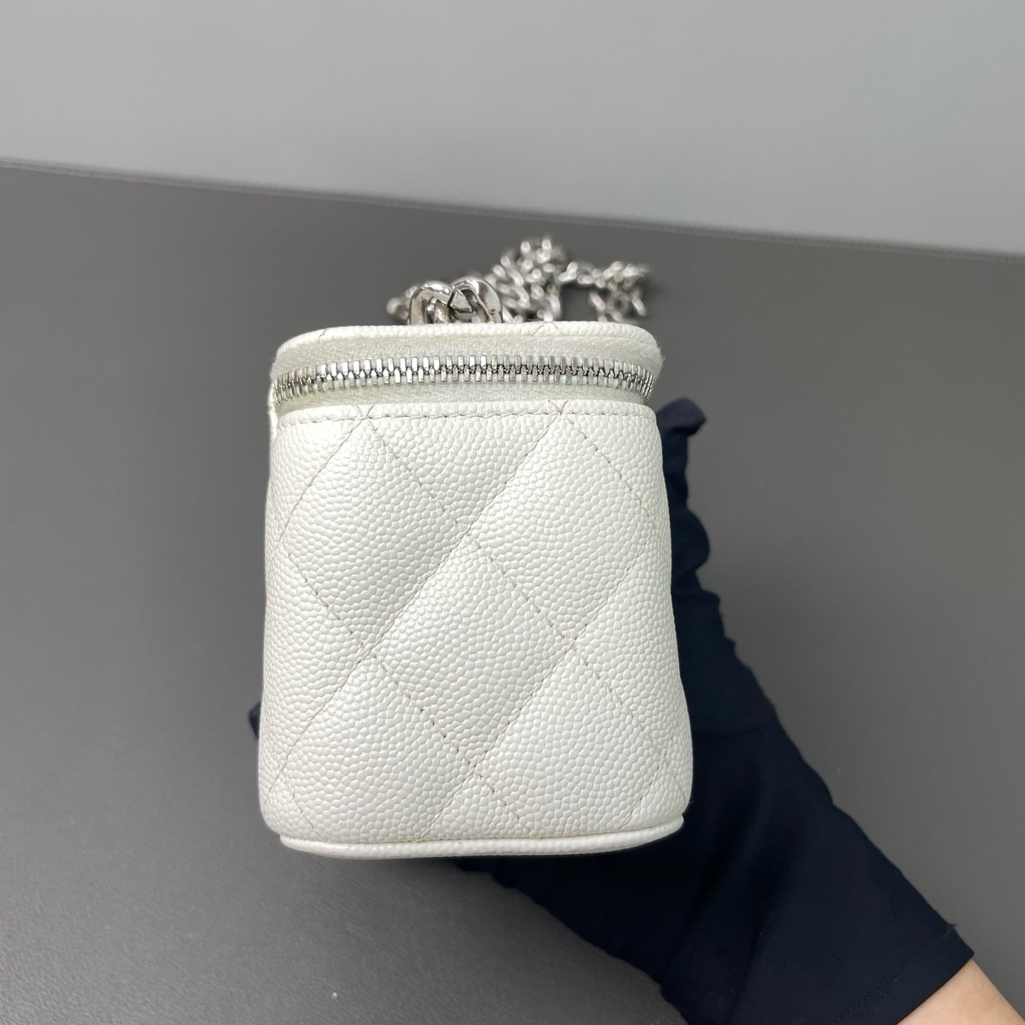 Chanel - Other - Leather - White - (mini)