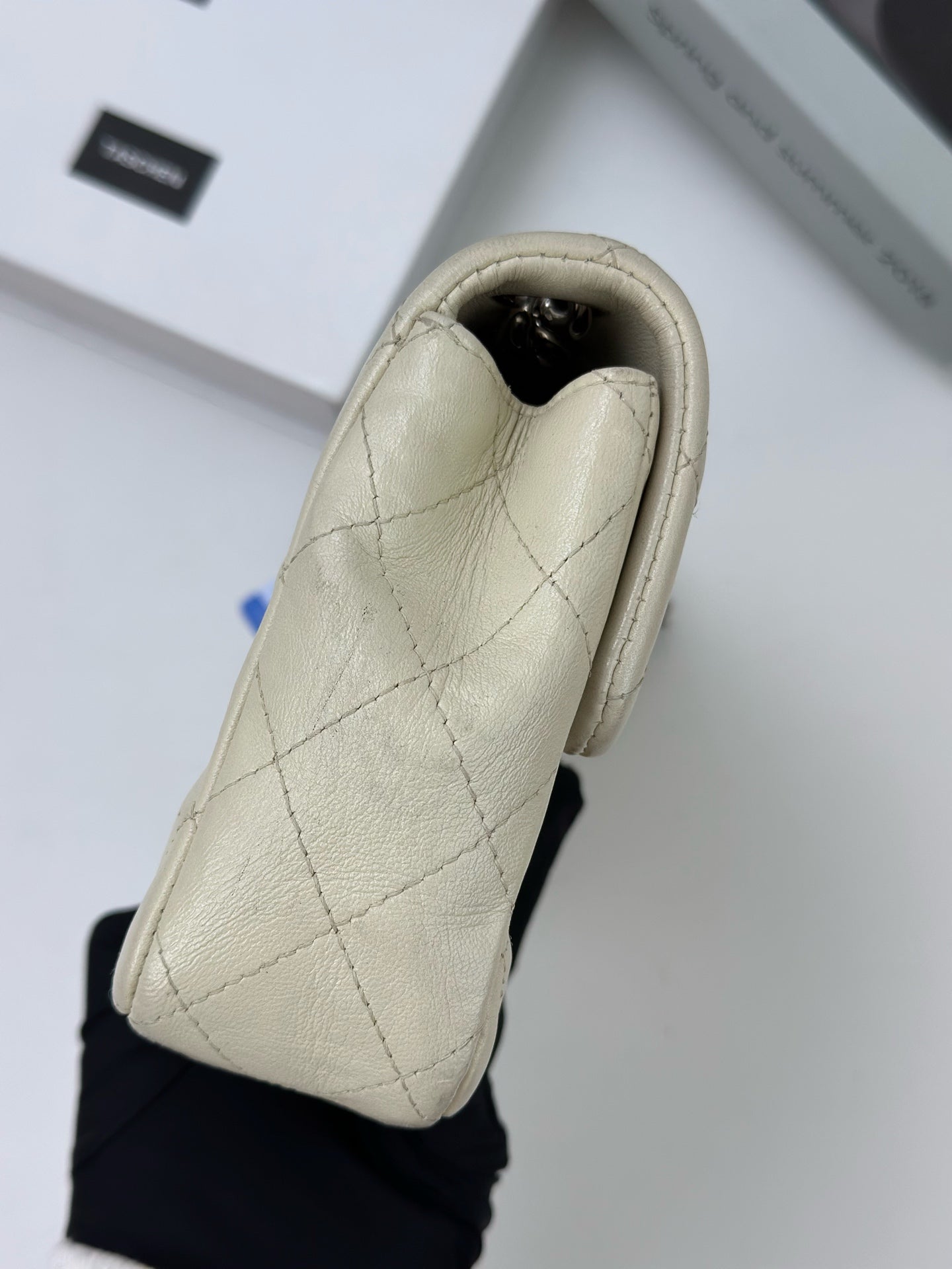 Chanel - Other - Leather - White - (mini)