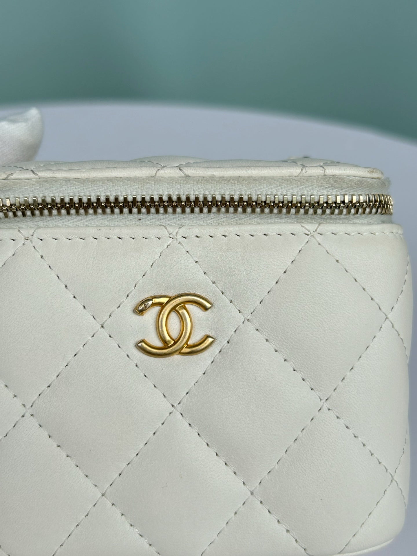 Chanel - Other - Leather - White - (mini)