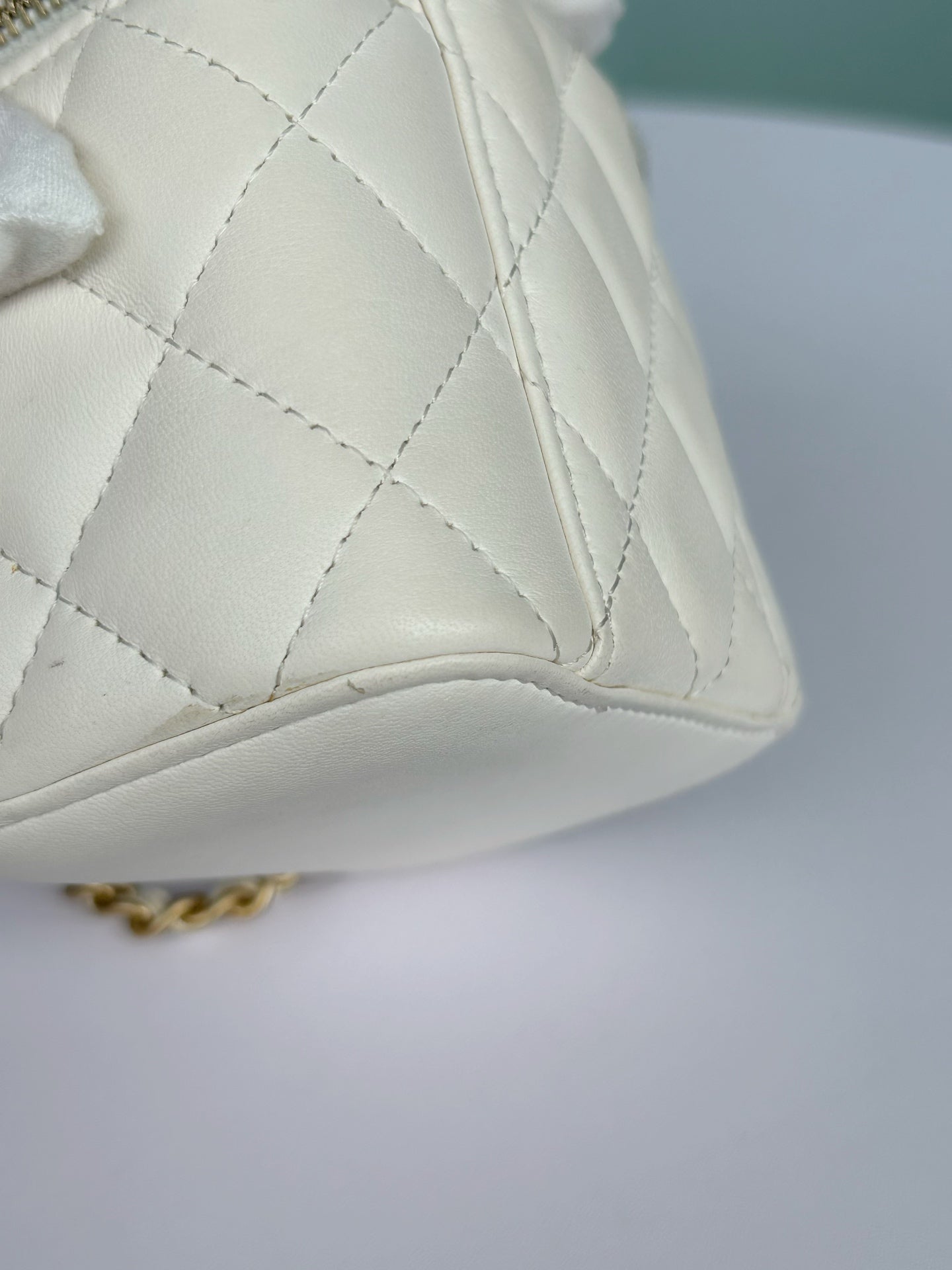 Chanel - Other - Leather - White - (mini)