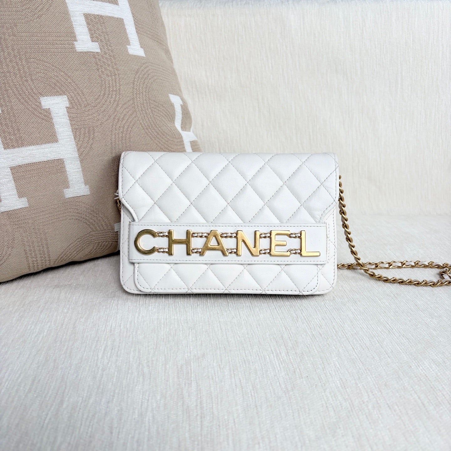Chanel - Other - Leather - White - (mini)