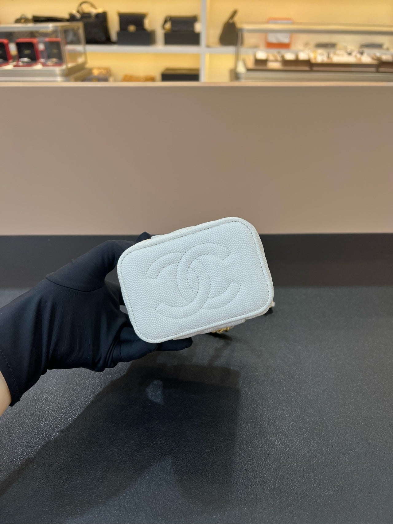 Chanel - Other - Leather - White - (mini)