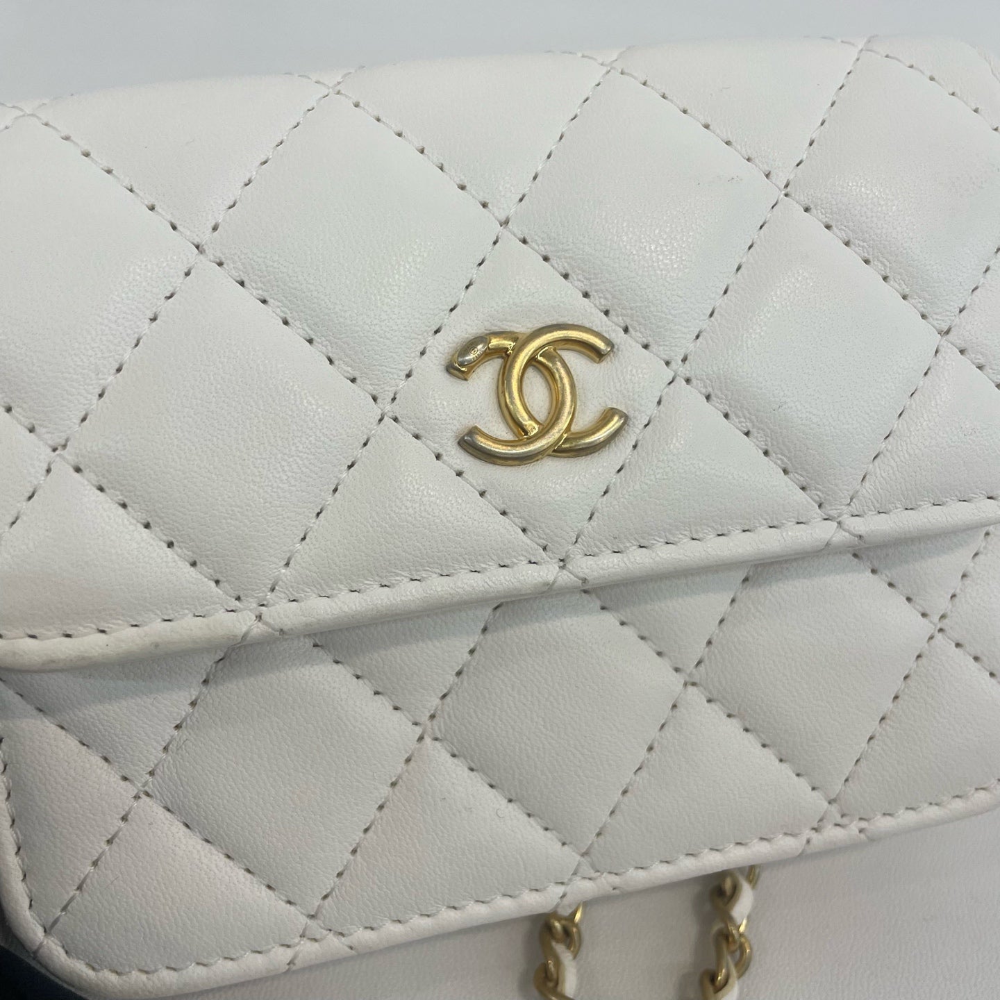 Chanel - Other - Leather - White - (mini)