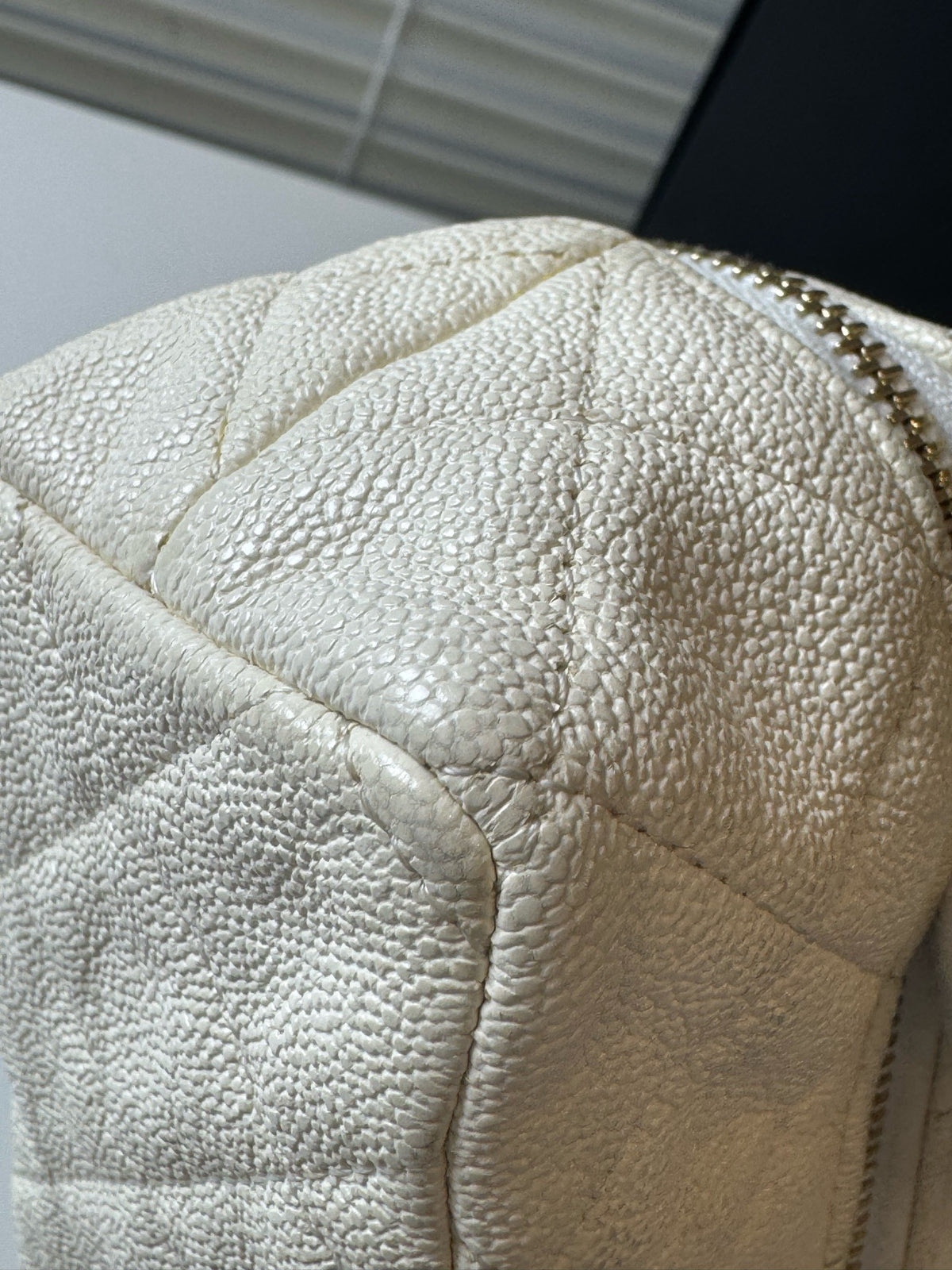Chanel - Other - Leather - White - (mini)