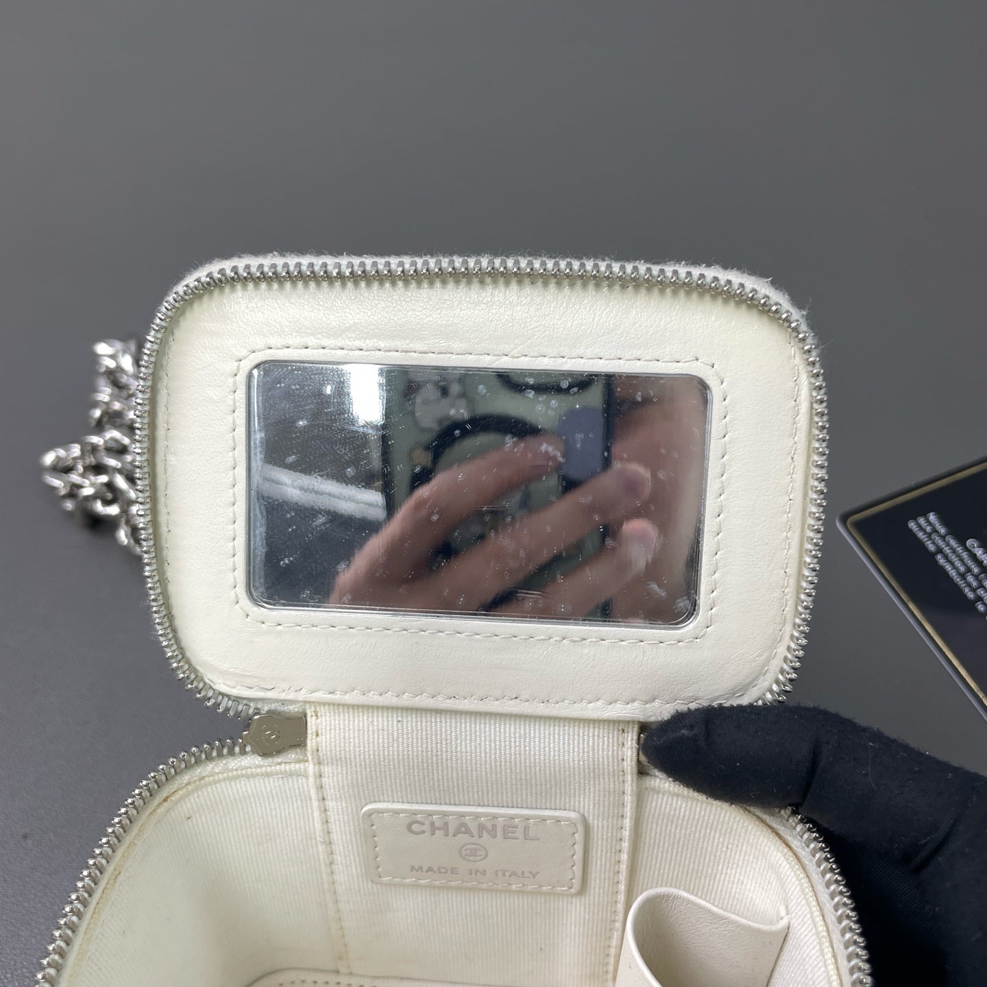 Chanel - Other - Leather - White - (mini)