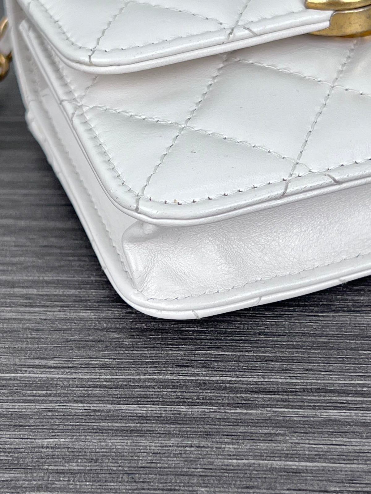 Chanel - Other - Leather - White - (mini)