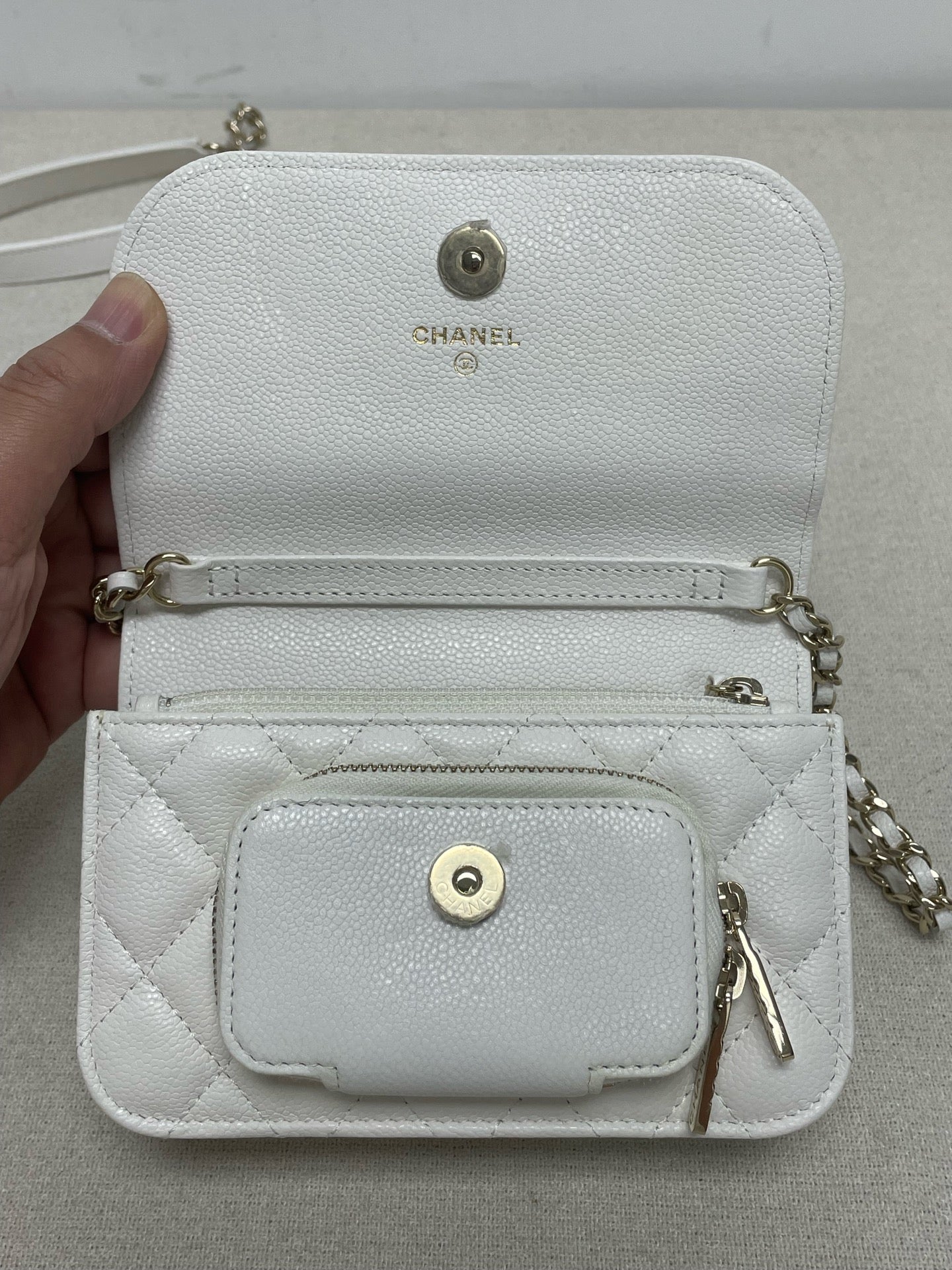 Chanel - Other - Leather - White - (mini)