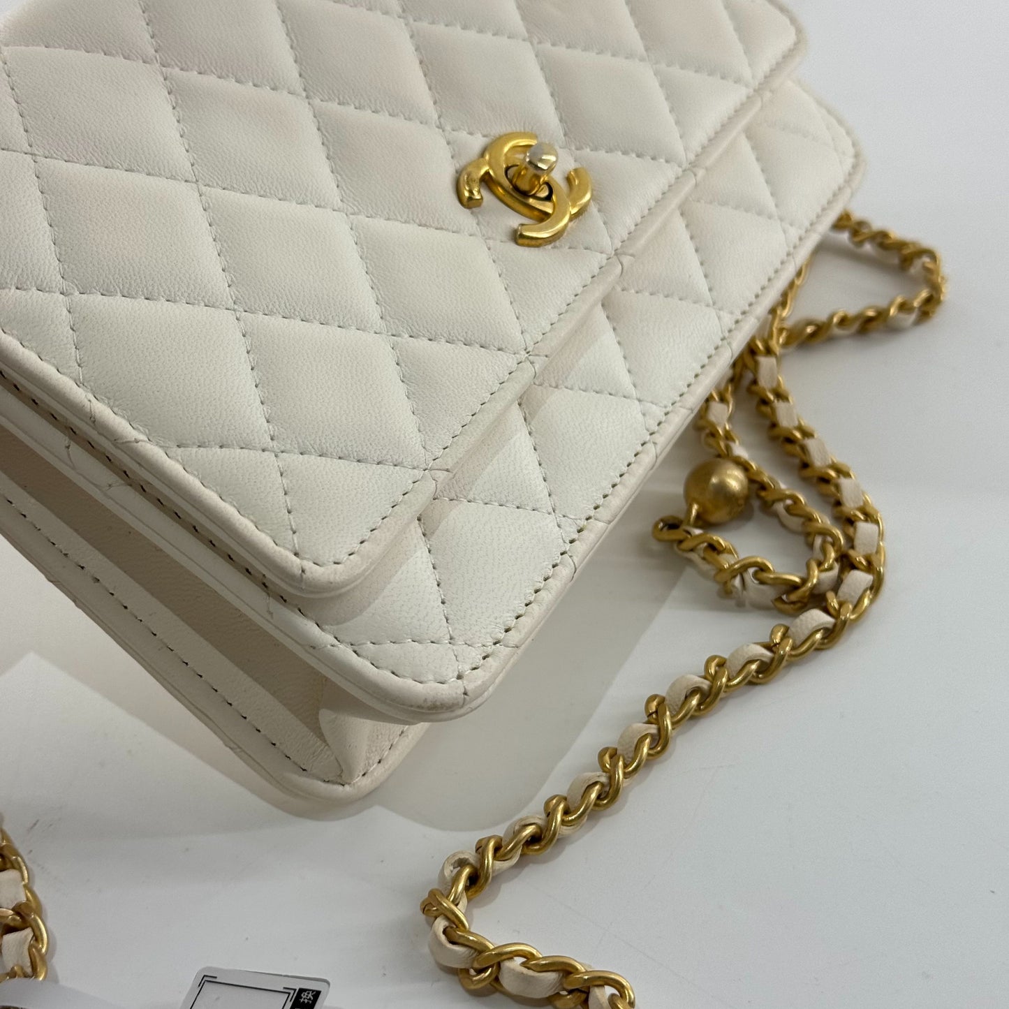 Chanel - Other - Leather - White - (mini)