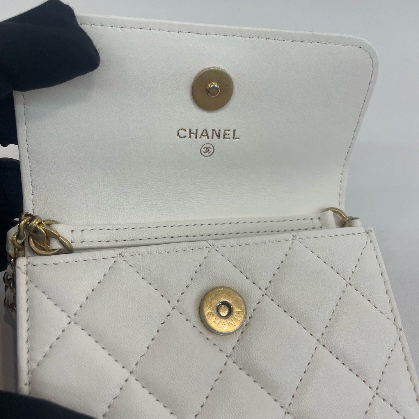 Chanel - Other - Leather - White - (mini)