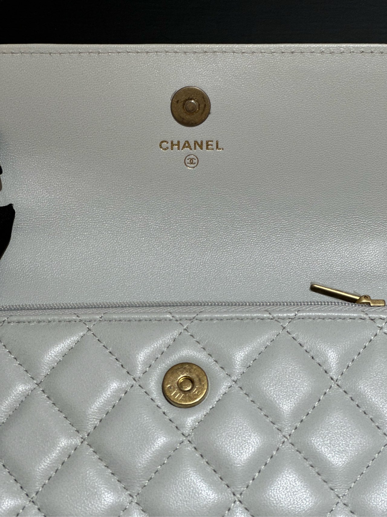 Chanel - Other - Leather - White - (mini)