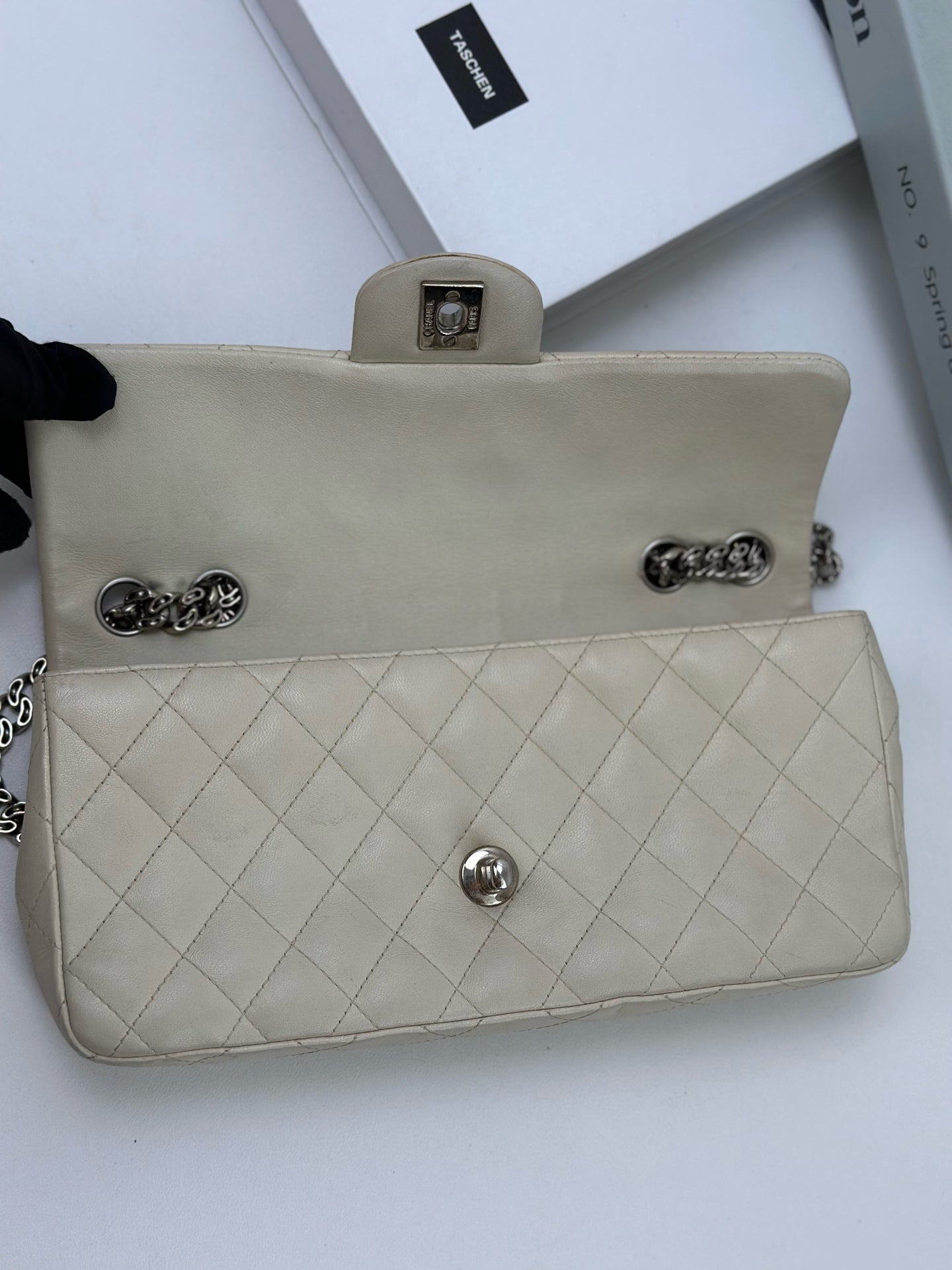 Chanel - Other - Leather - White - (mini)