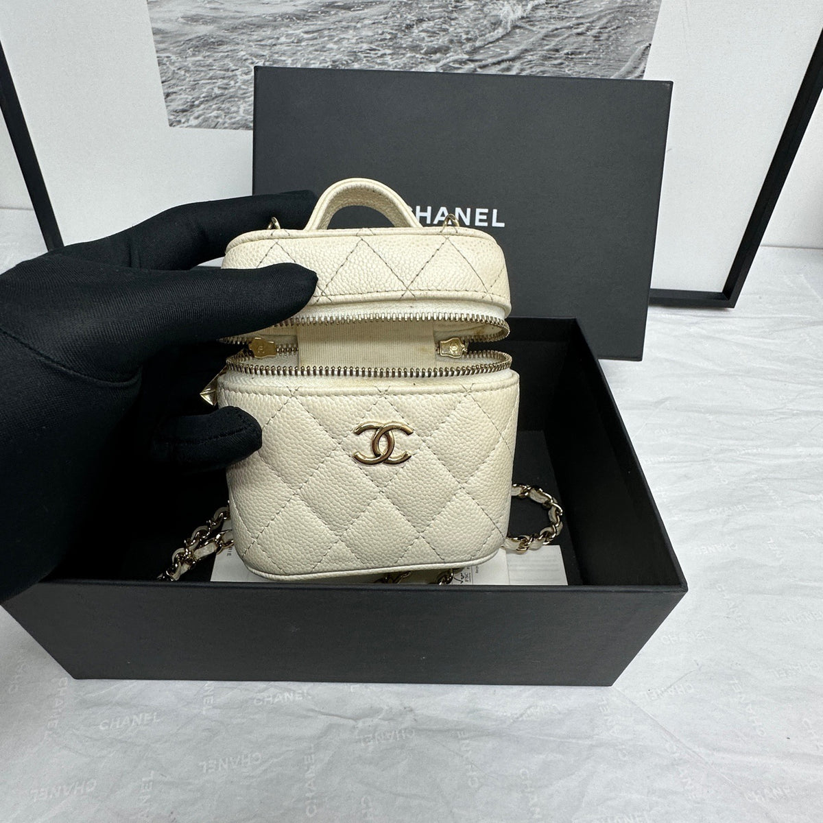 Chanel - Other - Leather - White - (mini)