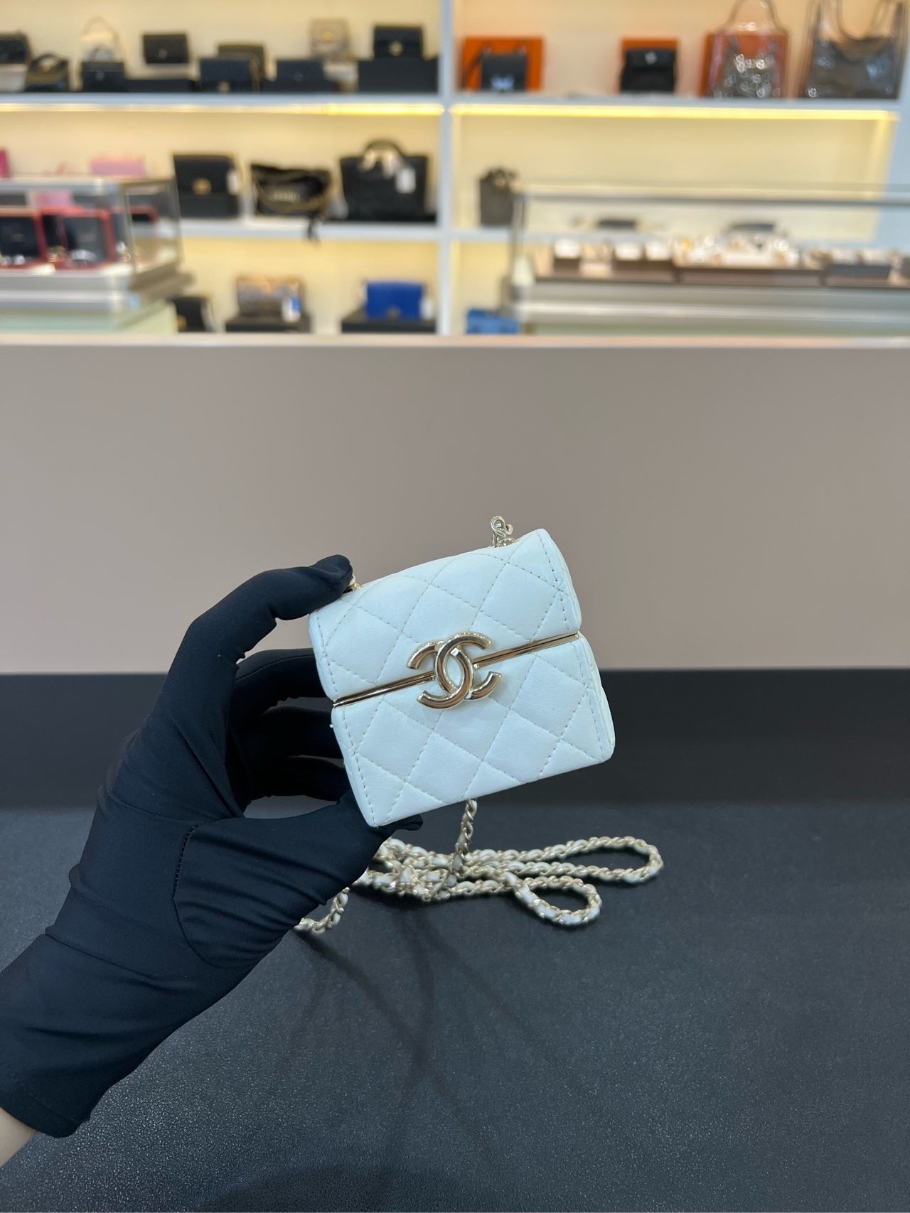 Chanel - Other - Leather - White - (mini)