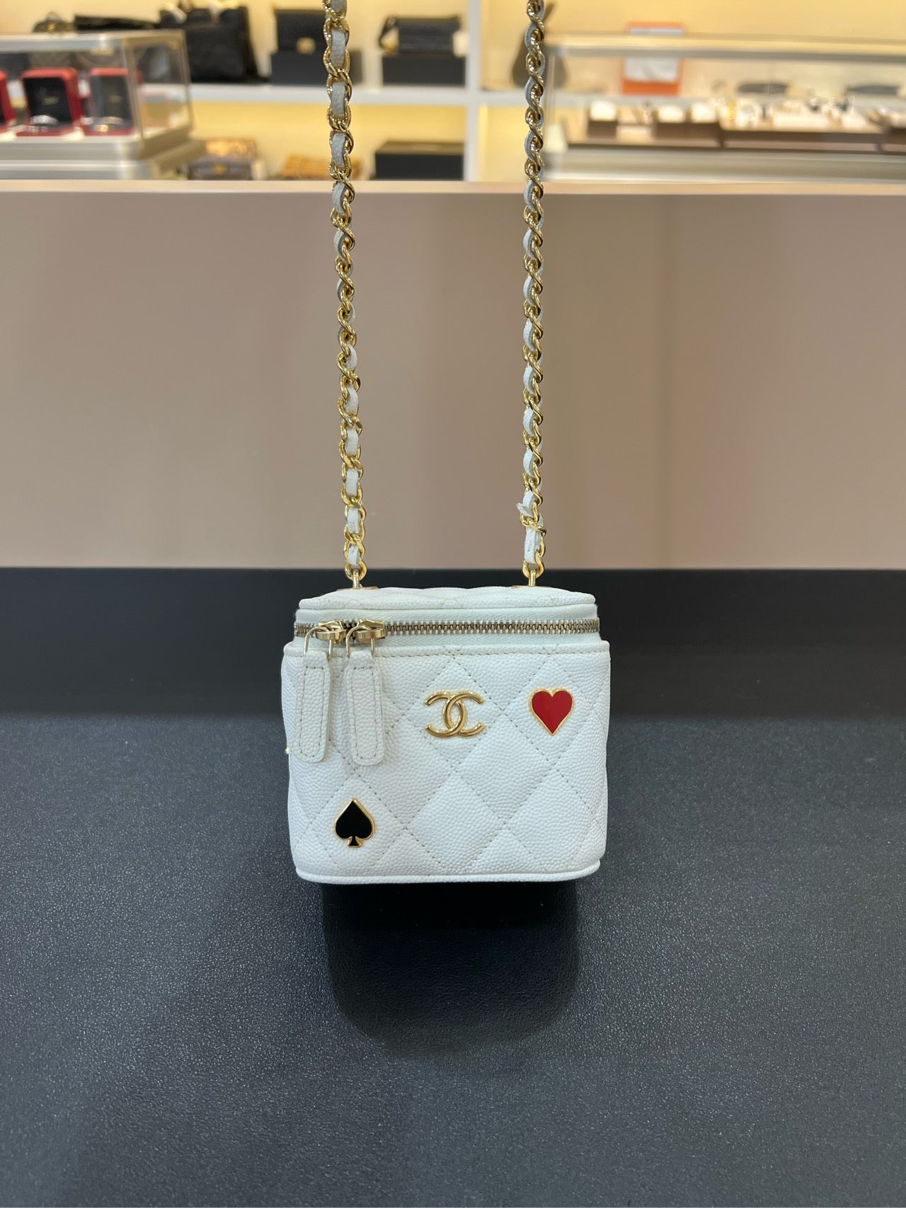 Chanel - Other - Leather - White - (mini)