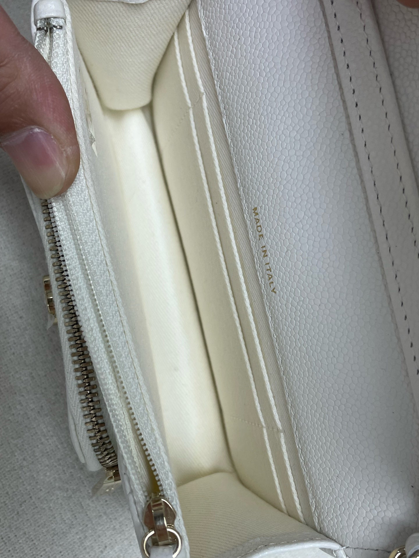 Chanel - Other - Leather - White - (mini)
