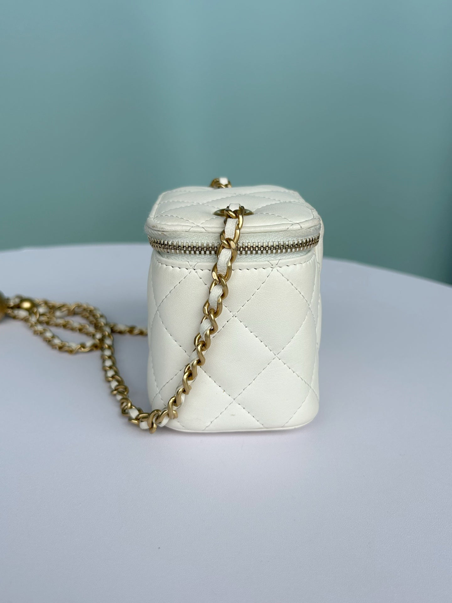 Chanel - Other - Leather - White - (mini)