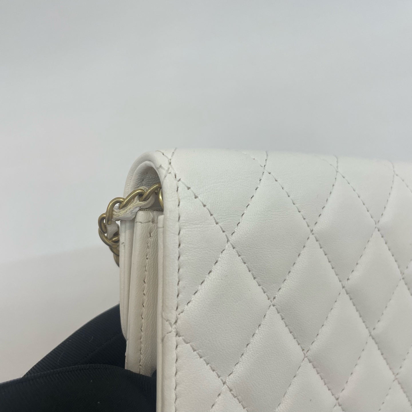 Chanel - Other - Leather - White - (mini)