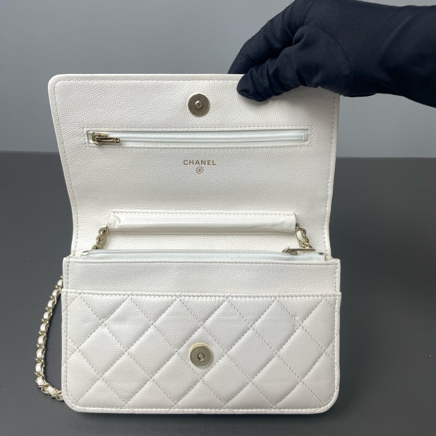 Chanel - Other - Leather - White - (mini)