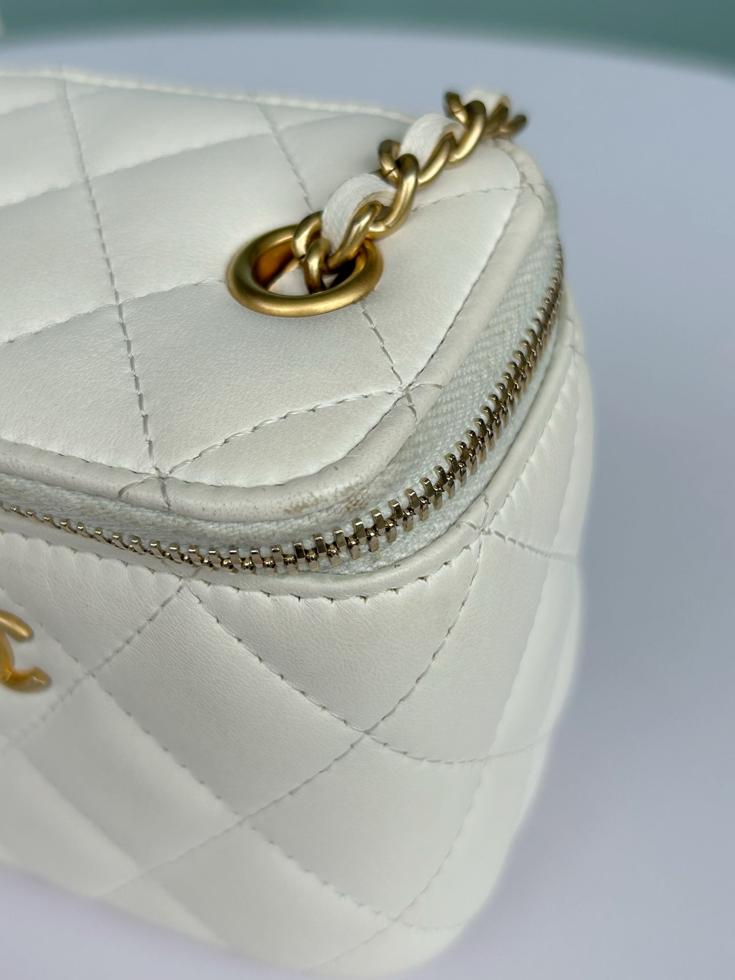 Chanel - Other - Leather - White - (mini)