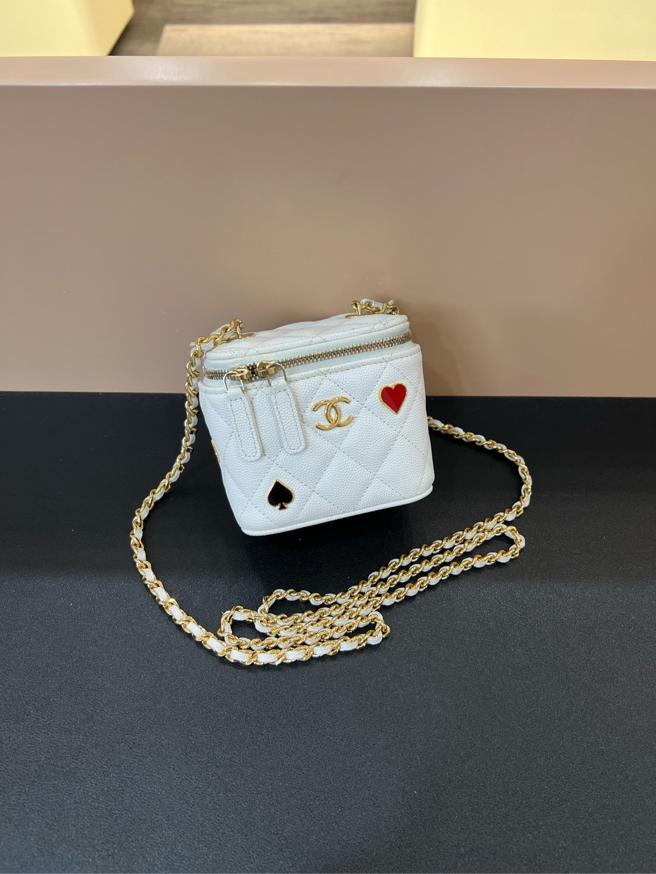 Chanel - Other - Leather - White - (mini)