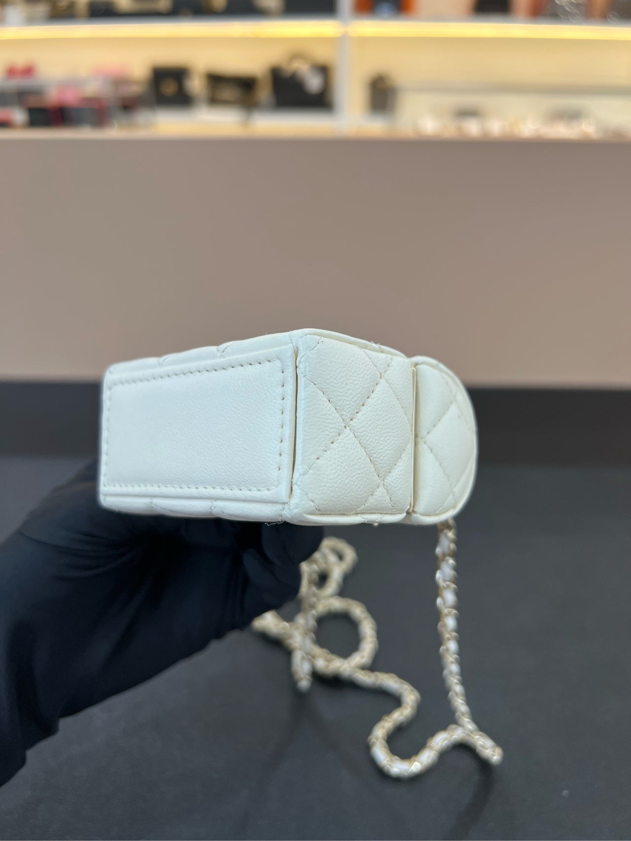 Chanel - Other - Leather - White - (mini)