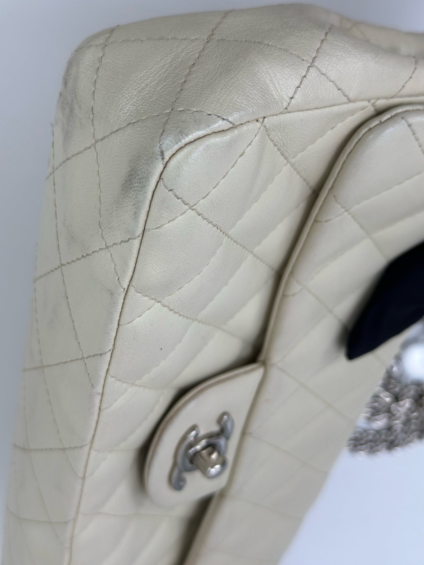 Chanel - Other - Leather - White - (mini)