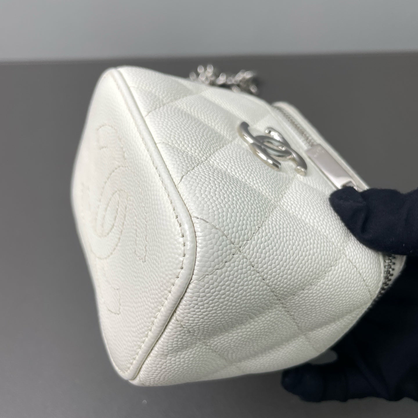 Chanel - Other - Leather - White - (mini)