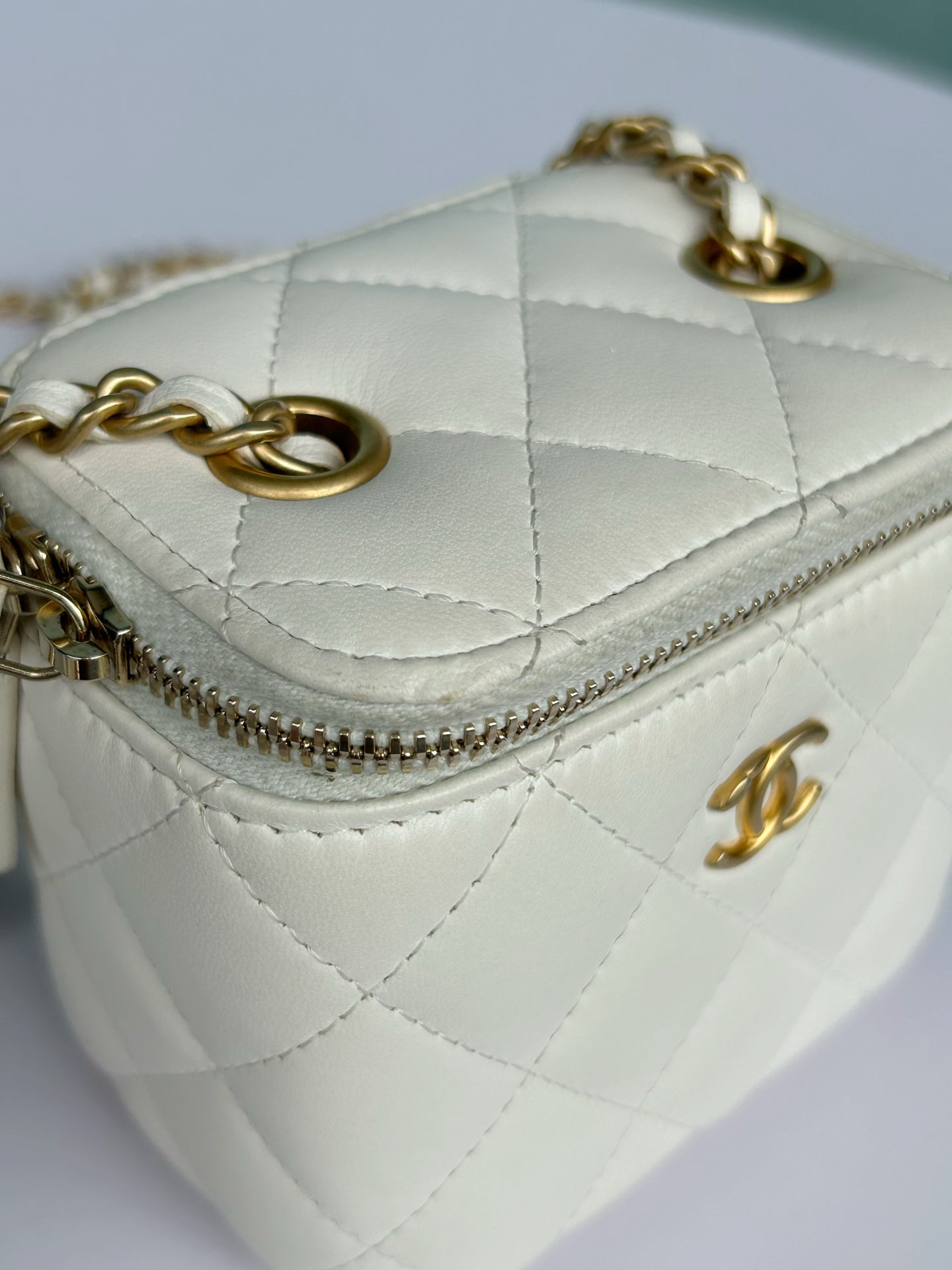 Chanel - Other - Leather - White - (mini)