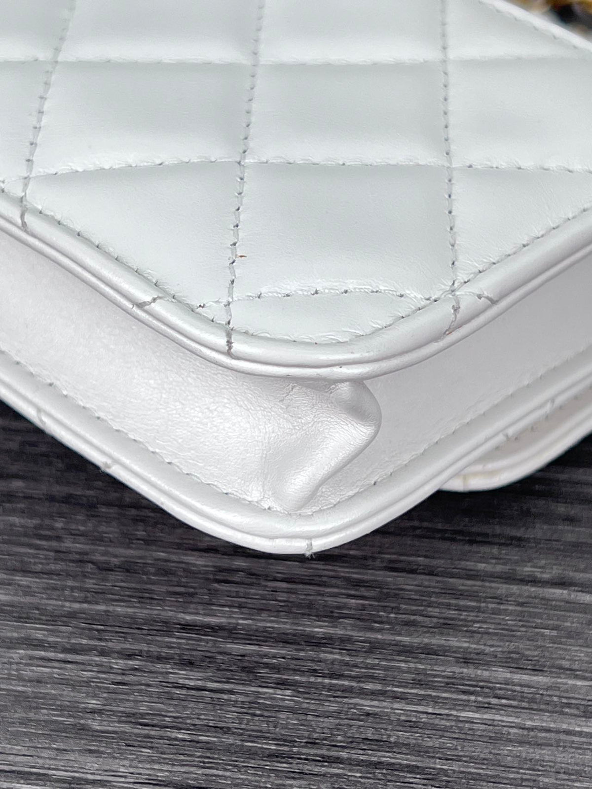 Chanel - Other - Leather - White - (mini)