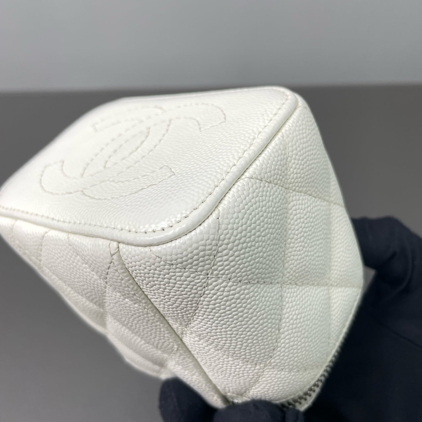 Chanel - Other - Leather - White - (mini)