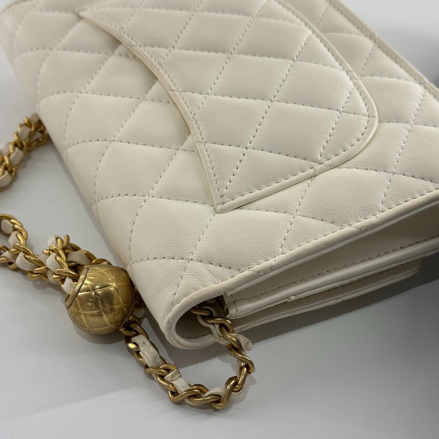 Chanel - Other - Leather - White - (mini)
