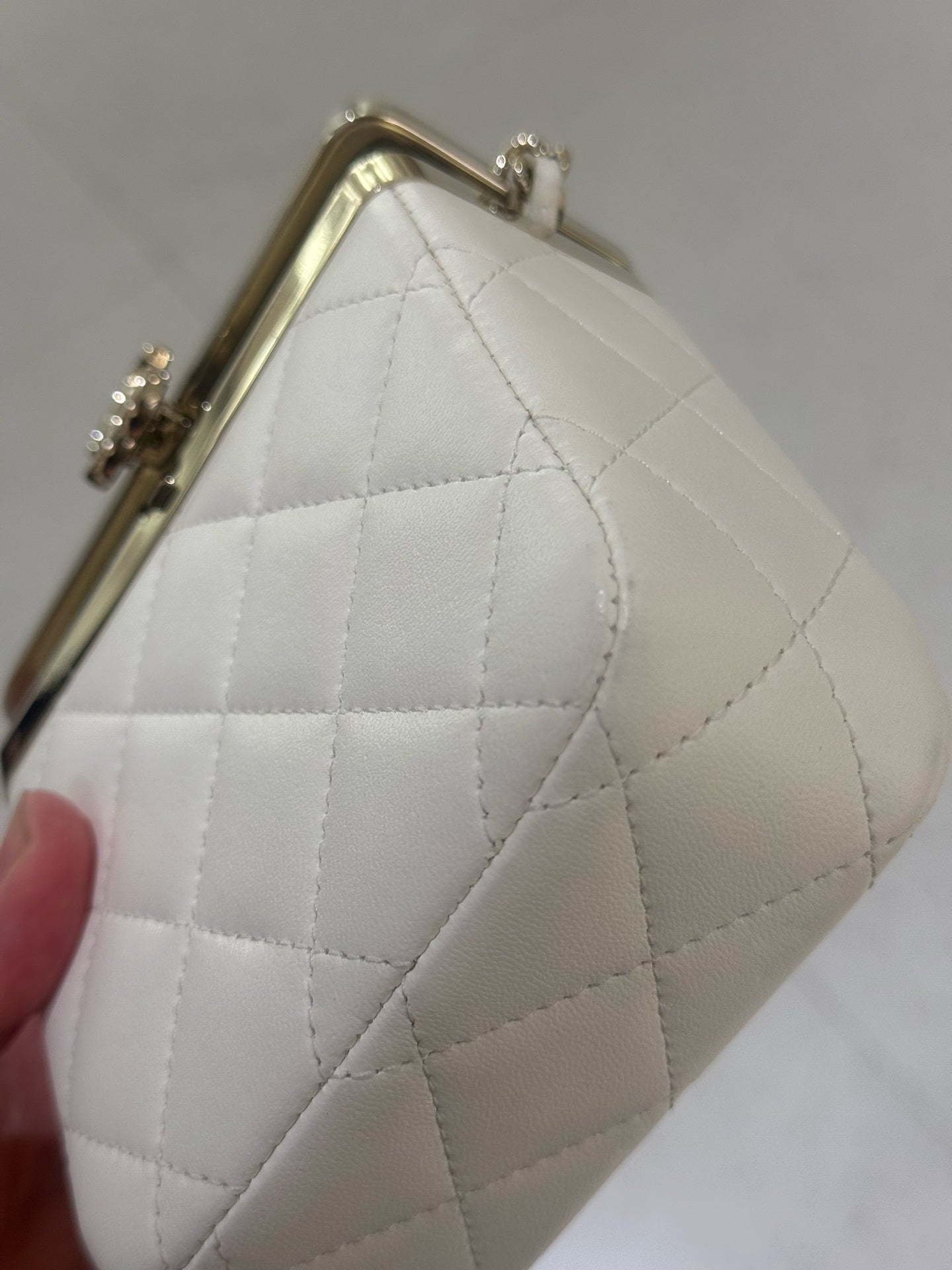 Chanel - Other - Leather - White - (mini)