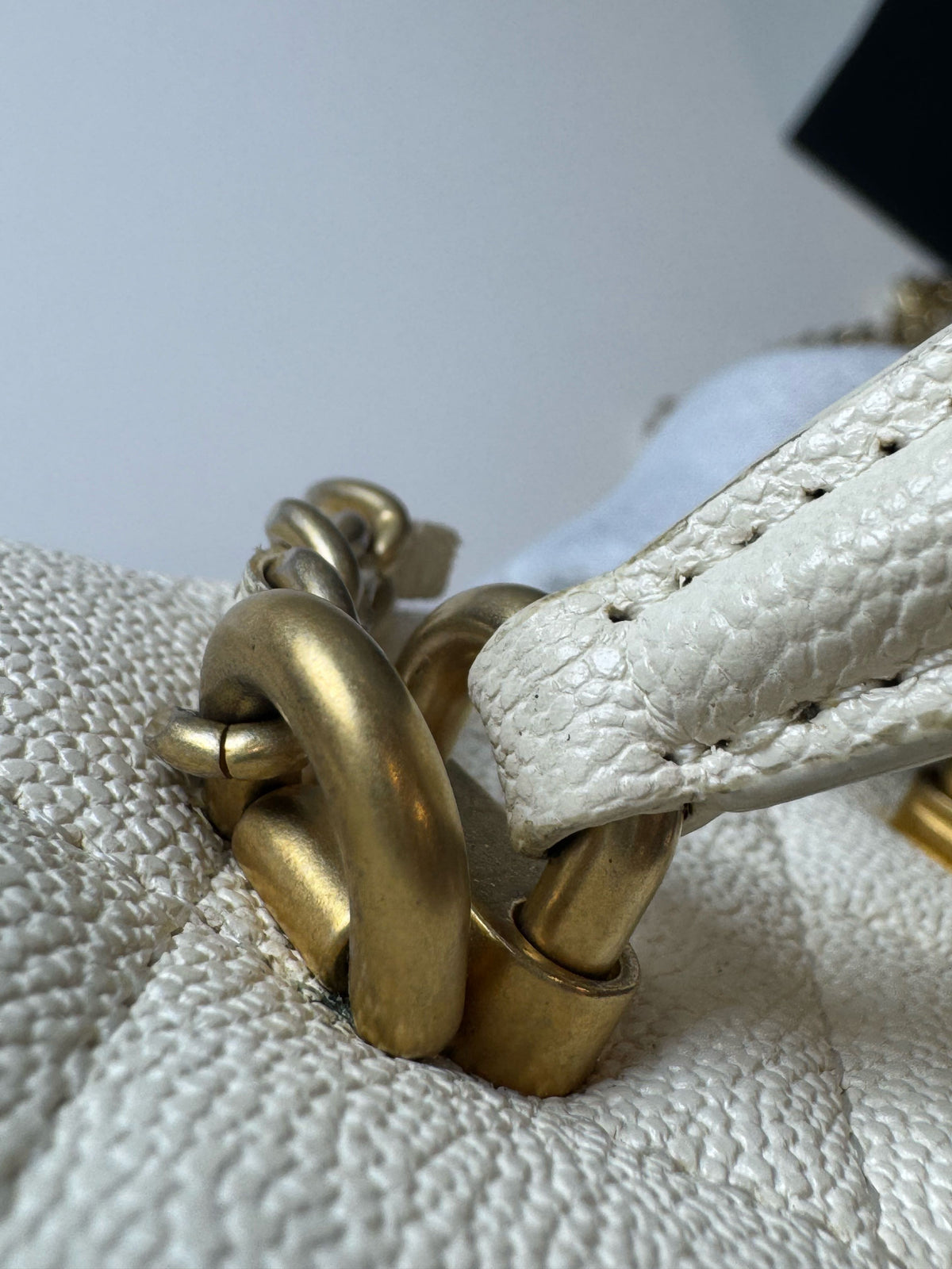 Chanel - Other - Leather - White - (mini)