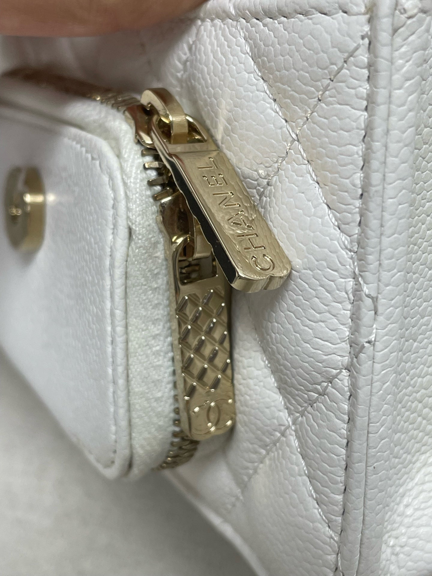 Chanel - Other - Leather - White - (mini)