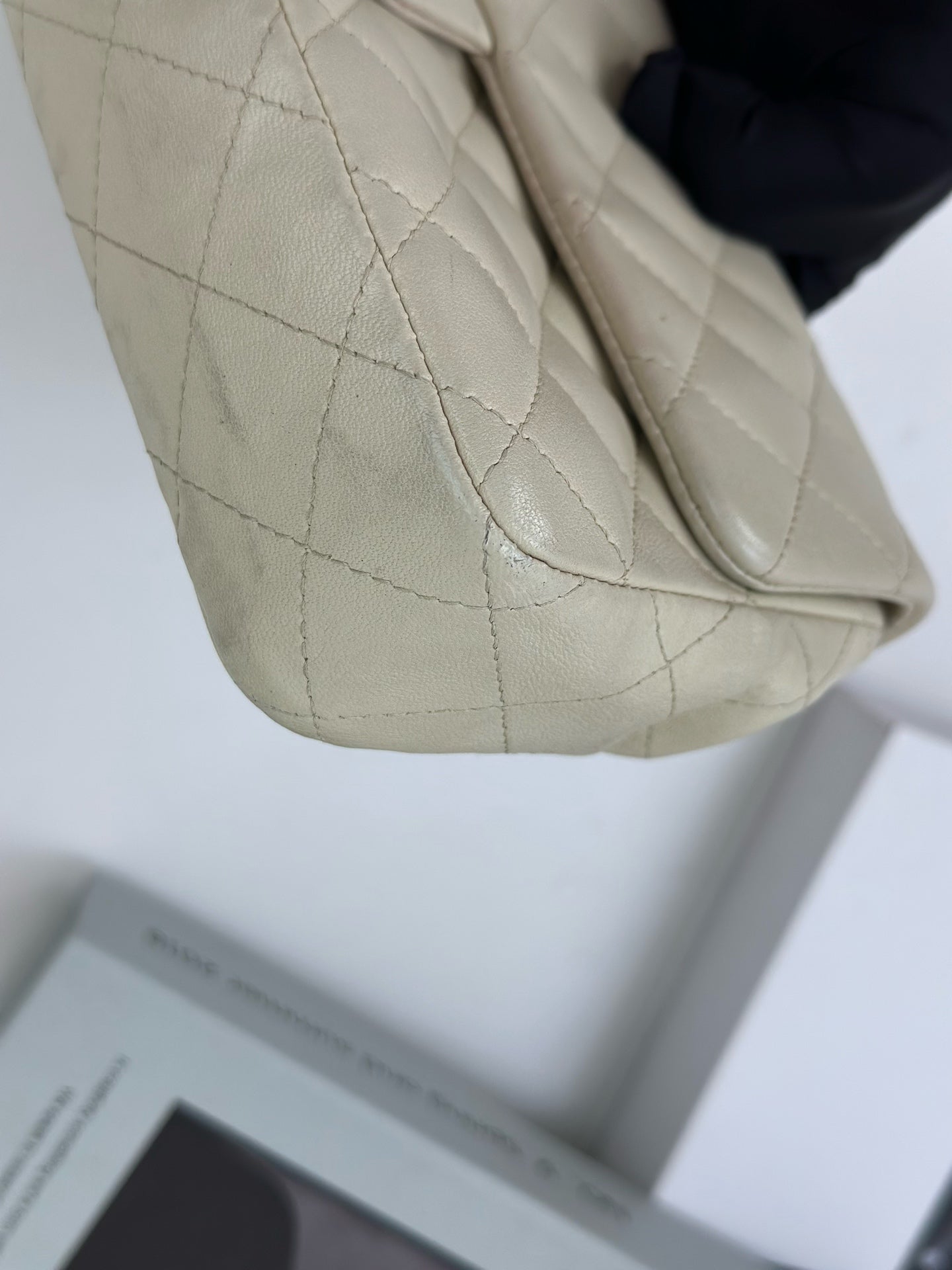 Chanel - Other - Leather - White - (mini)