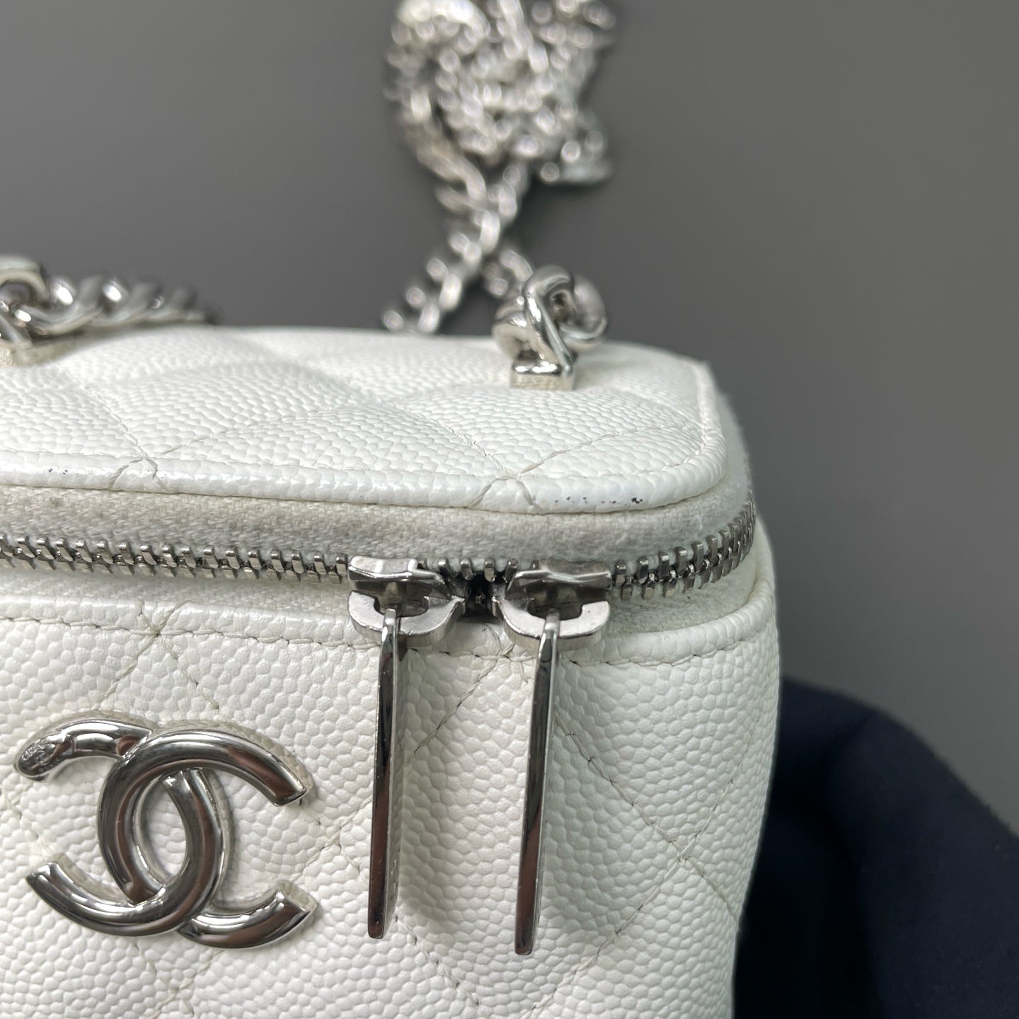 Chanel - Other - Leather - White - (mini)