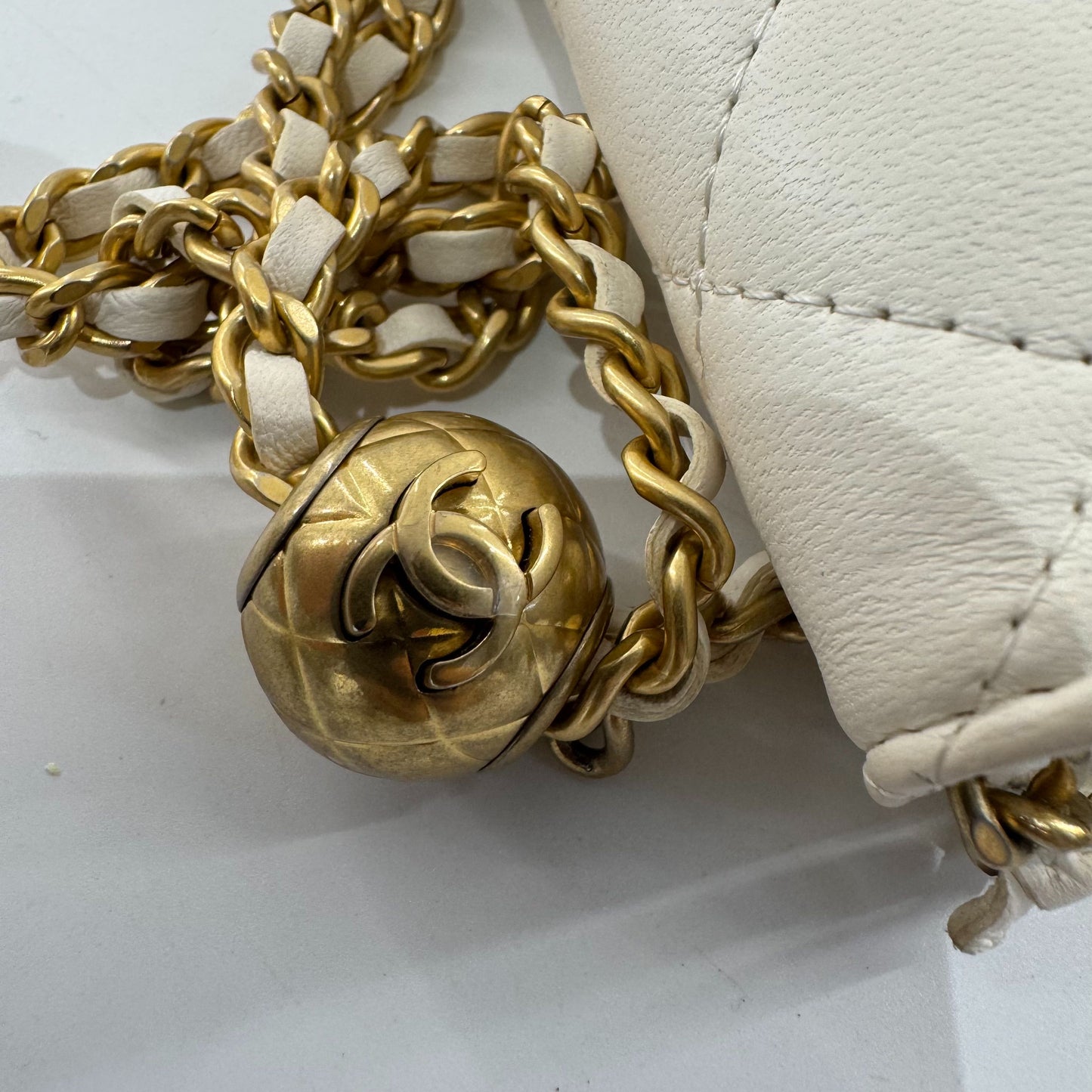 Chanel - Other - Leather - White - (mini)