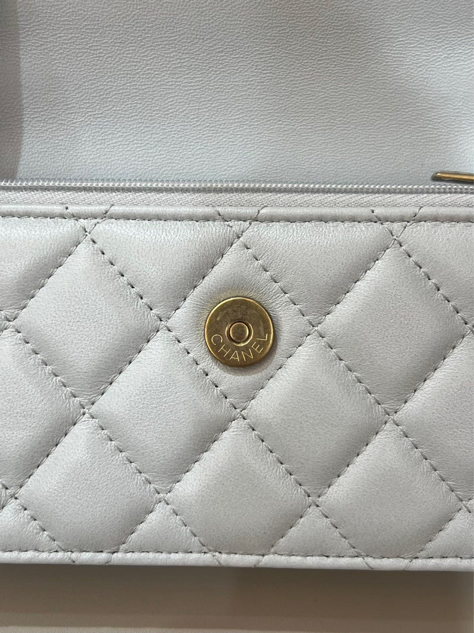 Chanel - Other - Leather - White - (mini)