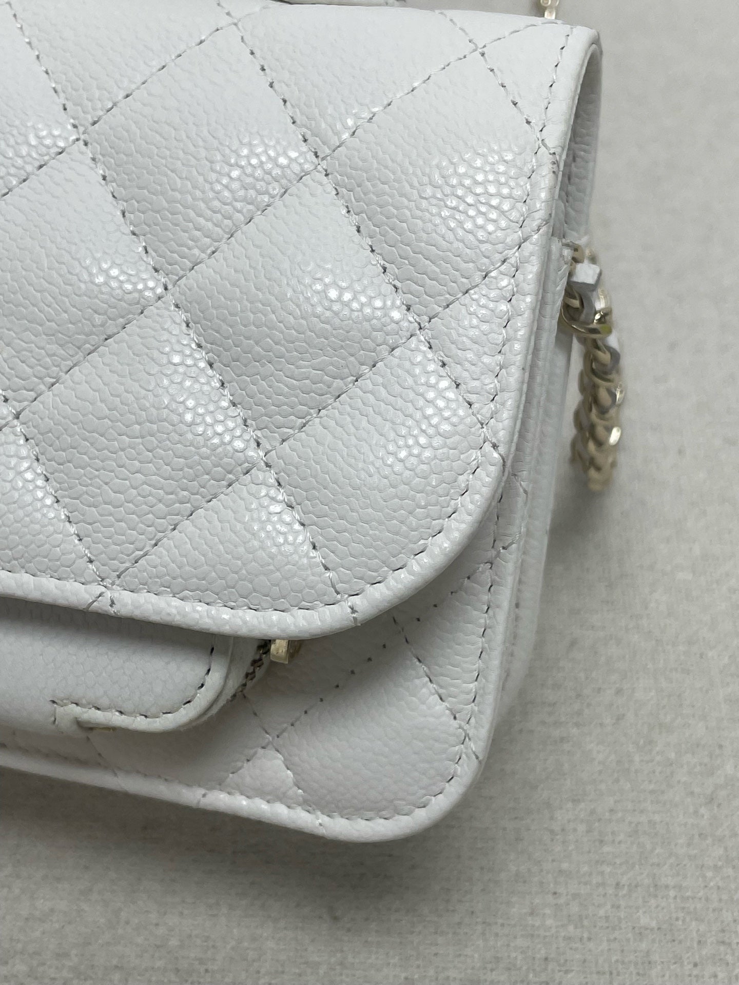 Chanel - Other - Leather - White - (mini)