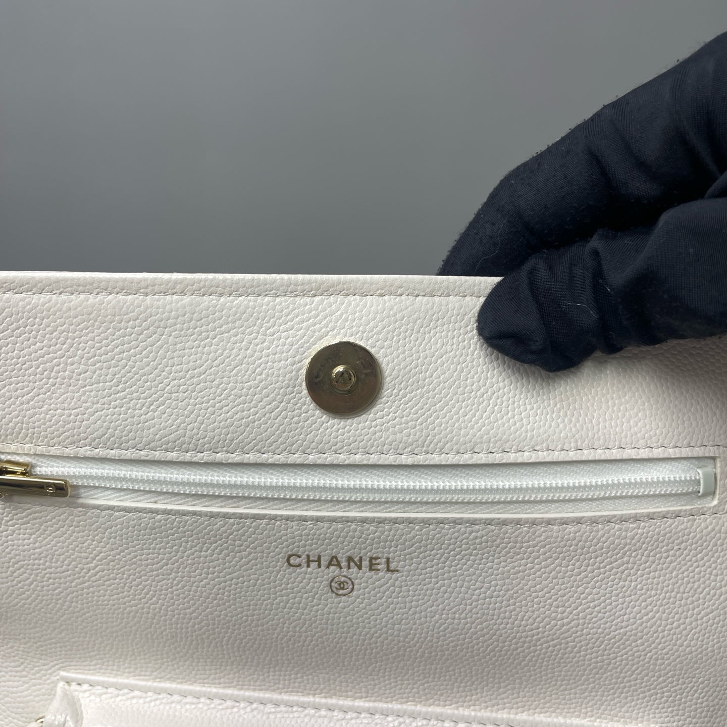 Chanel - Other - Leather - White - (mini)