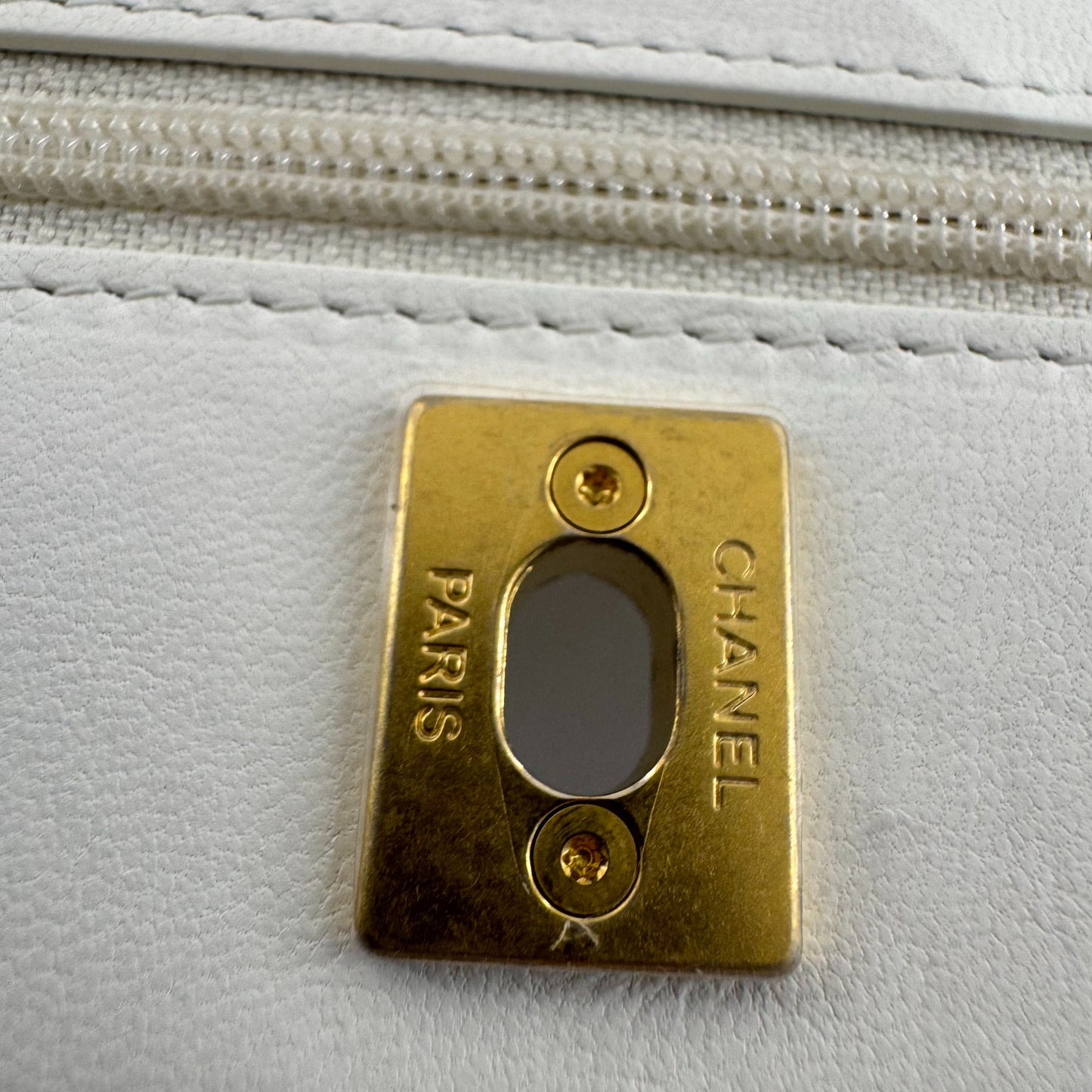 Chanel - Other - Leather - White - (mini)