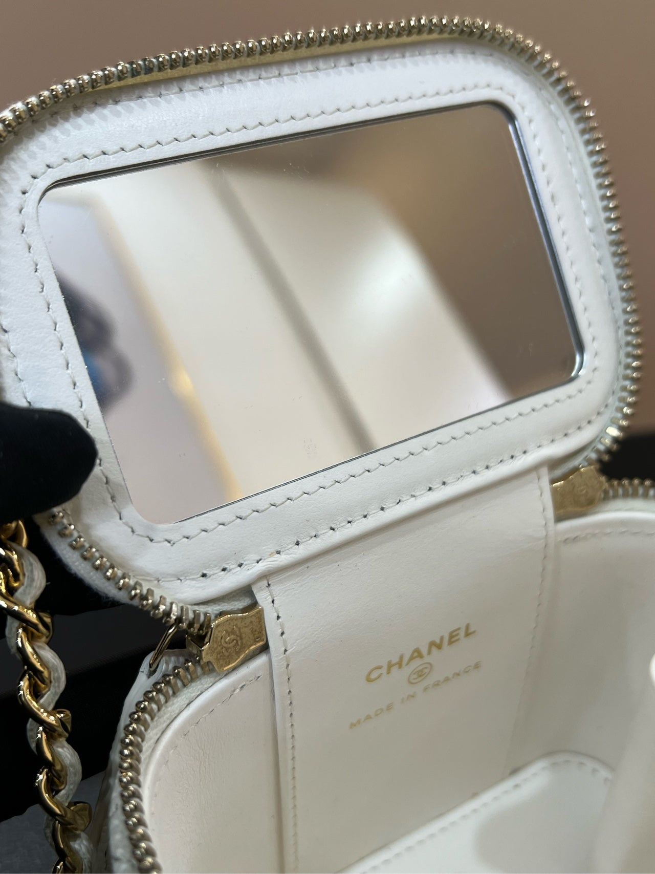 Chanel - Other - Leather - White - (mini)