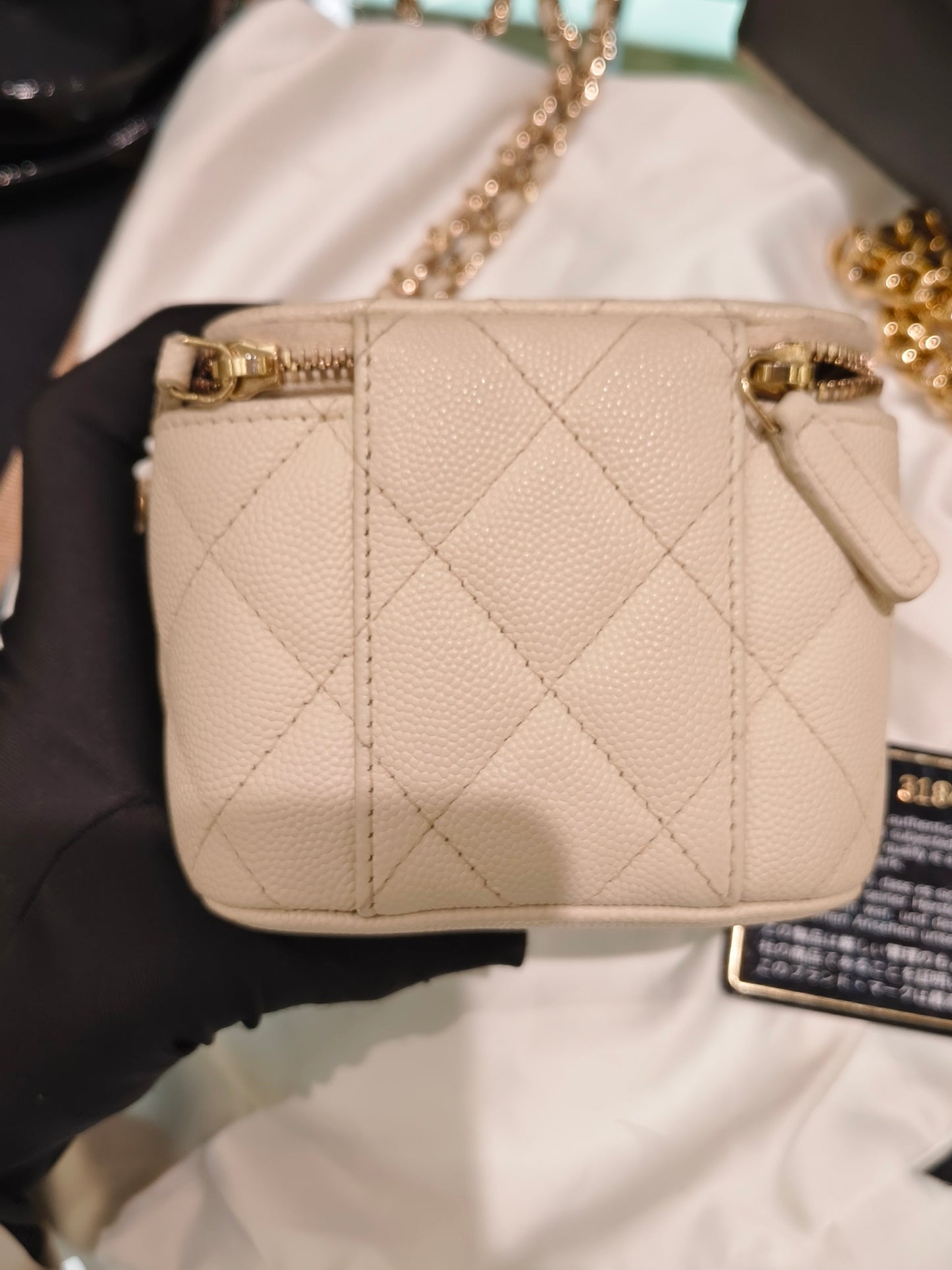 Chanel - Other - Leather - White - (mini)