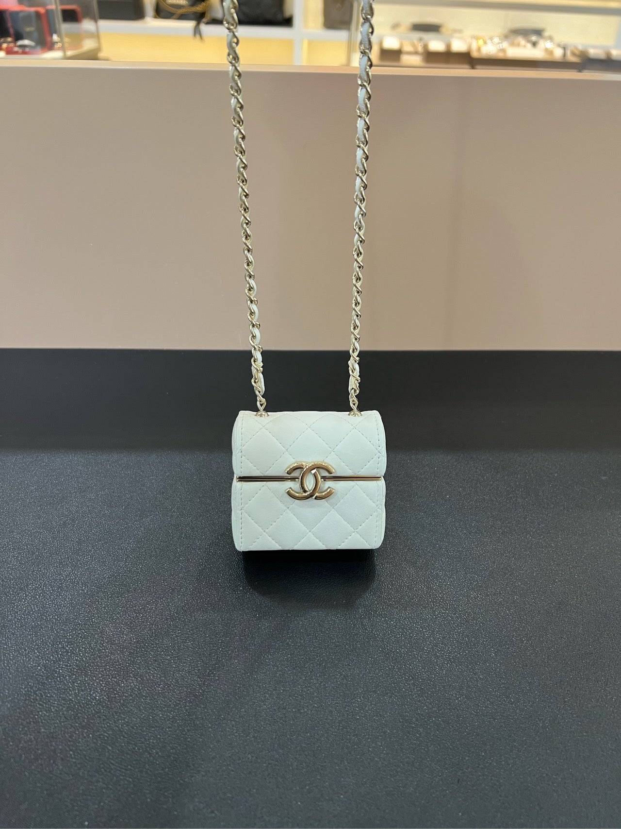 Chanel - Other - Leather - White - (mini)
