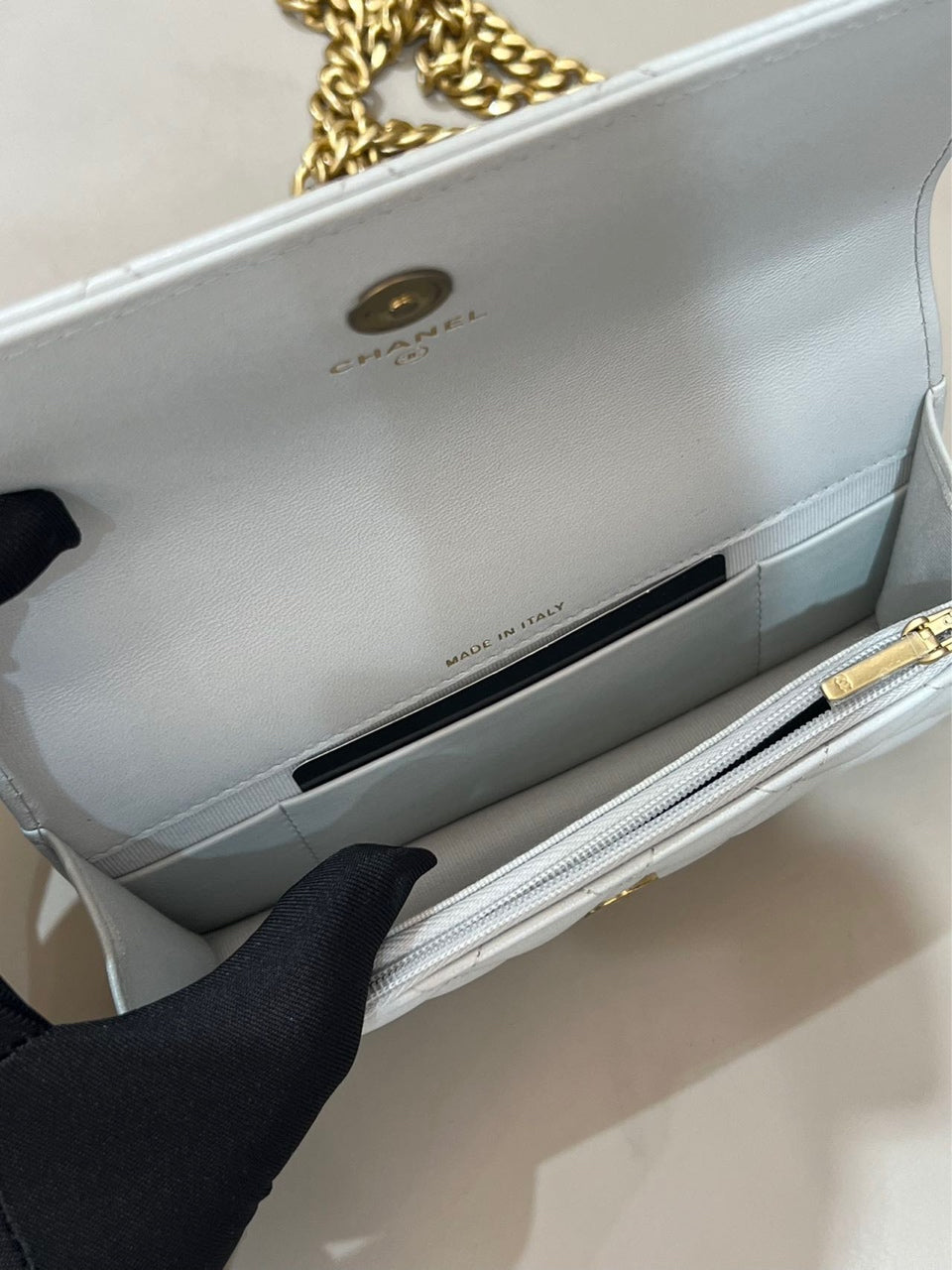 Chanel - Other - Leather - White - (mini)