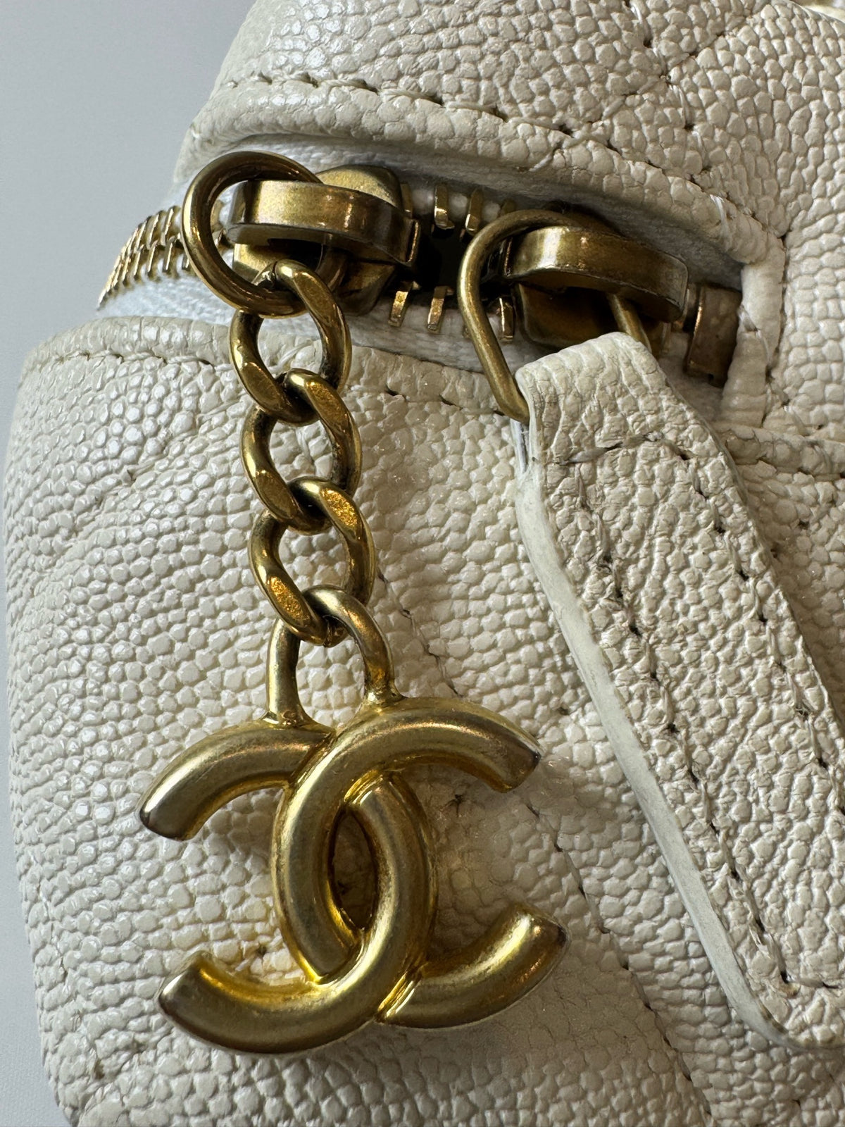 Chanel - Other - Leather - White - (mini)