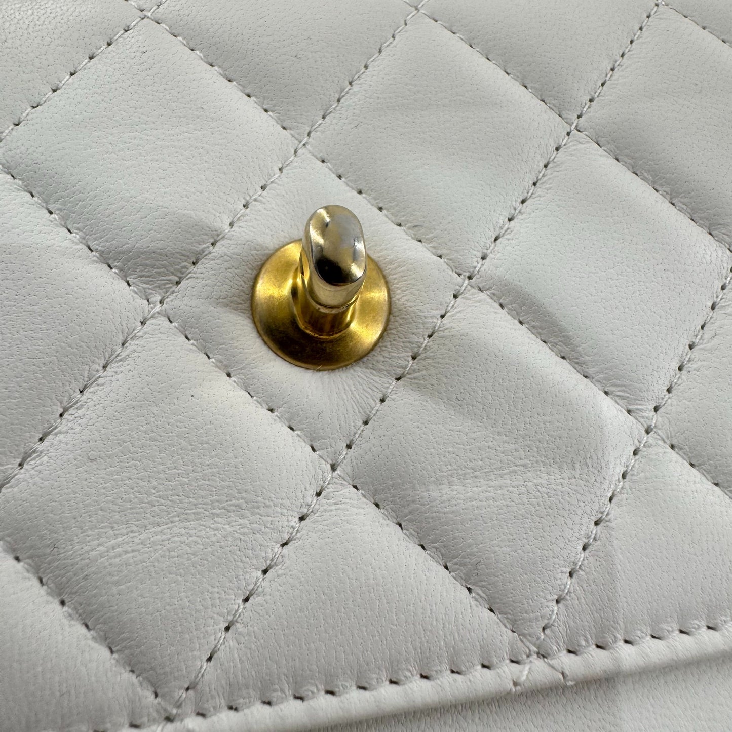 Chanel - Other - Leather - White - (mini)